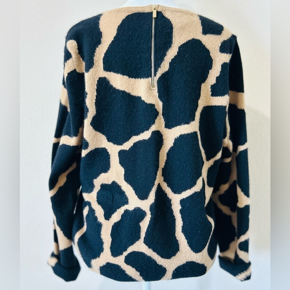 Peck & Peck 2-Ply Animal Print Crew Neck Cashmere Sweater - Picture 5 of 9